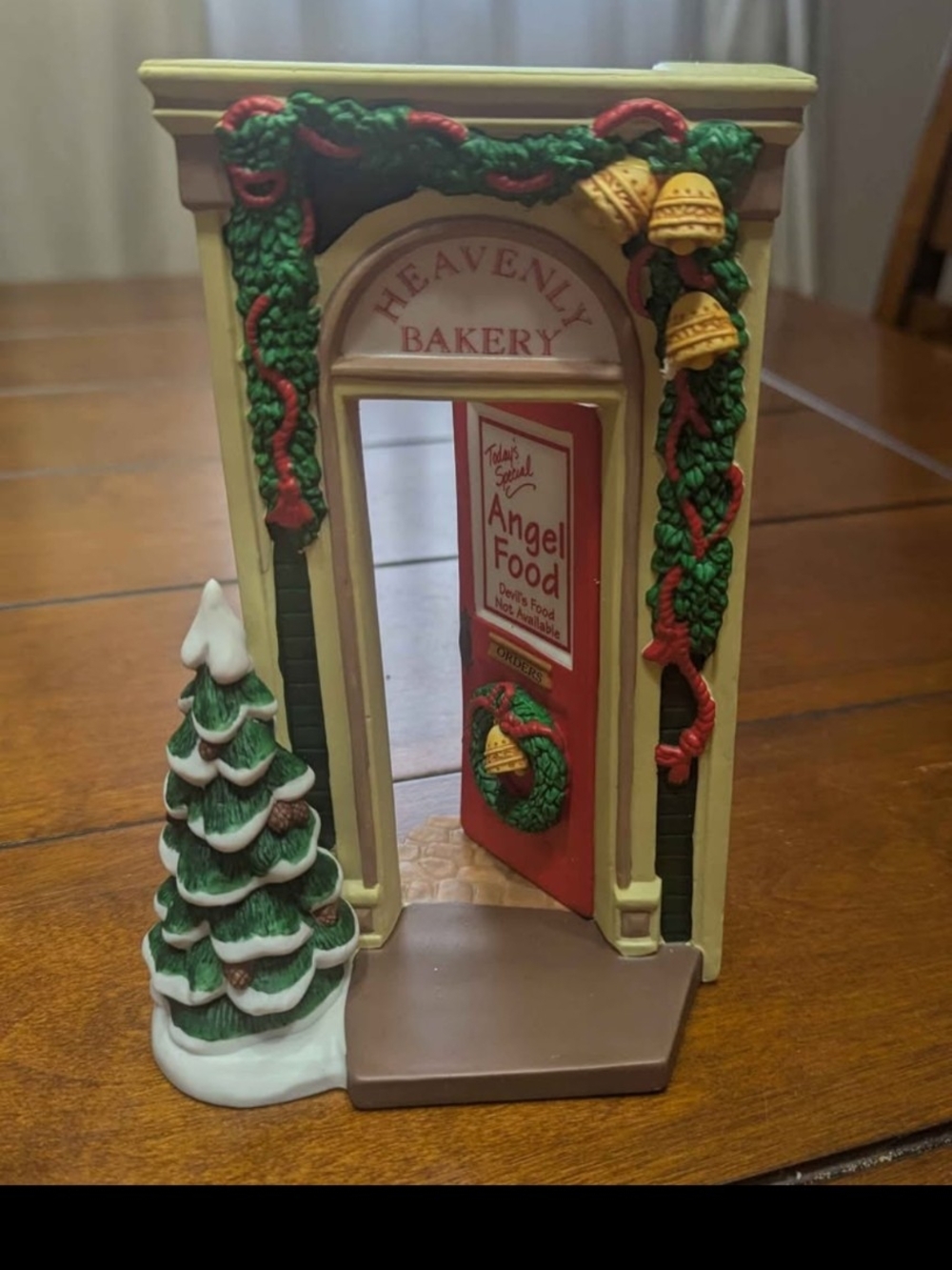 Department 56 - Merry Makers - Heavenly Bakery Entrance